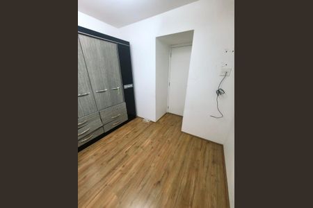 Quarto de apartamento para alugar com 2 quartos, 32m² em Vila Carmosina, São Paulo