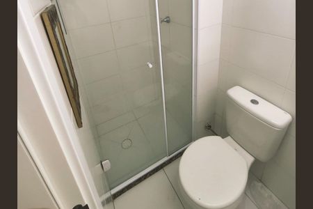 Banheiro de apartamento para alugar com 2 quartos, 32m² em Vila Carmosina, São Paulo