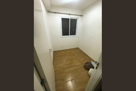 Quarto de apartamento para alugar com 2 quartos, 32m² em Vila Carmosina, São Paulo