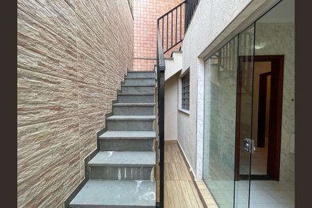 Casa para alugar com 160m², 4 quartos e 2 vagasCorredor