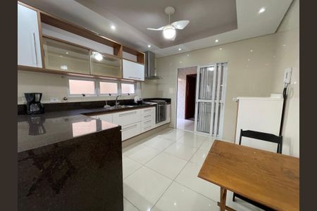 Casa para alugar com 160m², 4 quartos e 2 vagasCozinha