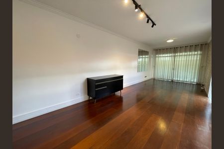 Casa para alugar com 160m², 4 quartos e 2 vagasSala