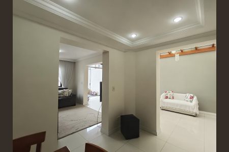 Casa à venda com 160m², 4 quartos e 3 vagas