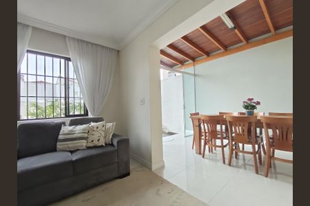 Casa à venda com 4 quartos, 160m² em Chácara Inglesa, São Paulo