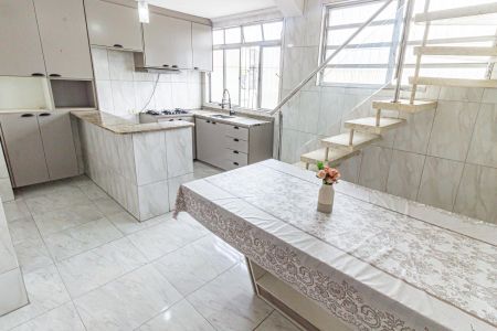 Apartamento para alugar com 90m², 2 quartos e sem vagaCozinha