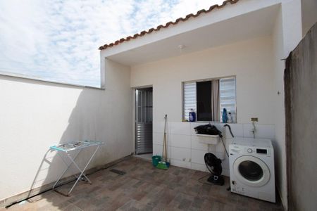 Casa para alugar com 42m², 1 quarto e 1 vaga Casa para alugar com 42m², 1 quarto e 1 vagaÁrea de Serviço / Quintal