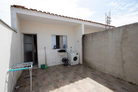 Casa para alugar com 42m², 1 quarto e 1 vaga Casa para alugar com 42m², 1 quarto e 1 vagaÁrea de Serviço / Quintal