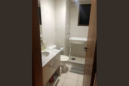 Apartamento para alugar com 74m², 2 quartos e sem vaga Apartamento para alugar com 74m², 2 quartos e sem vagaBanheiro