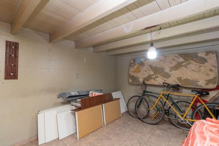 Casa para alugar com 132m², 2 quartos e 1 vagaPorão