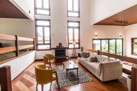 Casa de condomínio à venda com 488m², 4 quartos e 4 vagasSala 