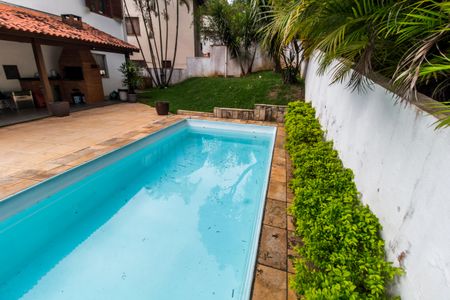 Casa de condomínio à venda com 488m², 4 quartos e 4 vagasPiscina