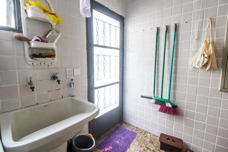 Casa de condomínio à venda com 488m², 4 quartos e 4 vagasÁrea de Serviço