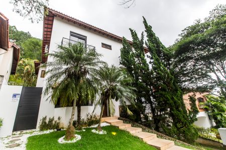 Casa de condomínio à venda com 488m², 4 quartos e 4 vagasVista da Rua