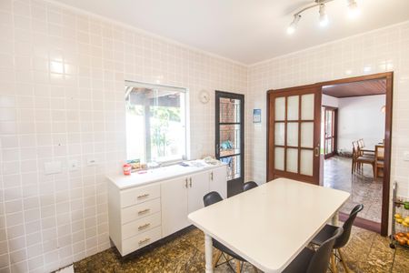 Casa de condomínio à venda com 488m², 4 quartos e 4 vagasCozinha