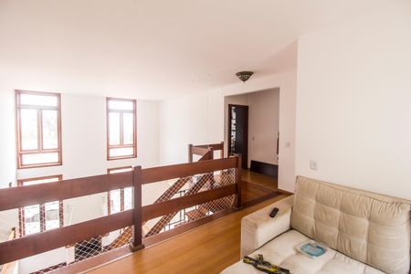 Casa de condomínio à venda com 488m², 4 quartos e 4 vagasSala 