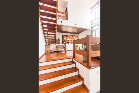 Casa de condomínio à venda com 488m², 4 quartos e 4 vagasSala 