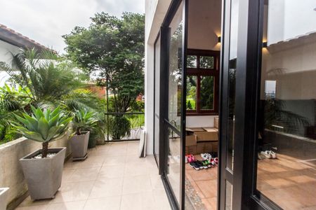 Casa de condomínio à venda com 488m², 4 quartos e 4 vagasVaranda