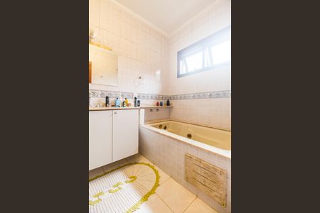 Casa de condomínio à venda com 488m², 4 quartos e 4 vagasBanheiro da Suíte