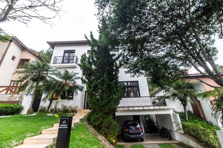 Casa de condomínio à venda com 488m², 4 quartos e 4 vagasVista da Rua