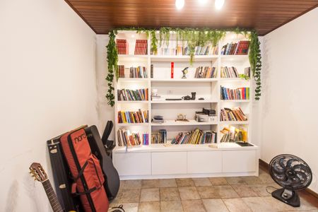 Casa de condomínio à venda com 488m², 4 quartos e 4 vagasEscritório