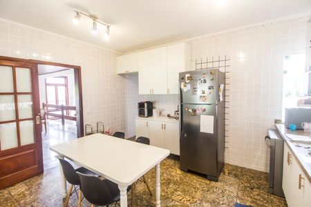 Casa de condomínio à venda com 488m², 4 quartos e 4 vagasCozinha