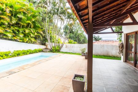 Casa de condomínio à venda com 488m², 4 quartos e 4 vagasVaranda gourmet