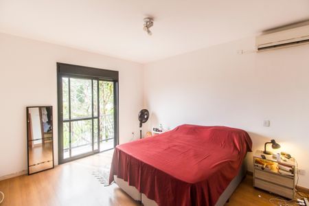 Casa de condomínio à venda com 488m², 4 quartos e 4 vagasSuíte 3