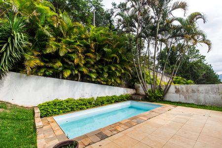 Casa de condomínio à venda com 488m², 4 quartos e 4 vagasPiscina