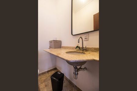 Casa de condomínio à venda com 488m², 4 quartos e 4 vagasLavabo