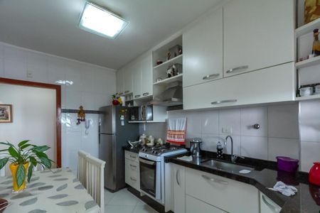 Apartamento à venda com 104m², 2 quartos e 2 vagasCozinha