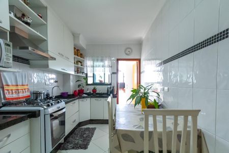 Apartamento à venda com 104m², 2 quartos e 2 vagasCozinha