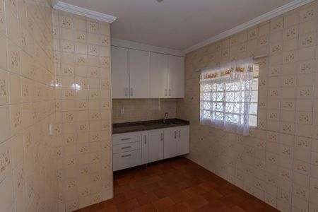 Casa para alugar com 300m², 2 quartos e 1 vagaCozinha 