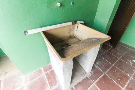 Casa para alugar com 60m², 2 quartos e 1 vagaÁrea de Serviço