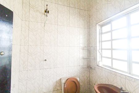 Banheiro de casa para alugar com 2 quartos, 60m² em Jardim Helena, São Paulo