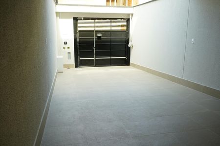 Garagem de casa à venda com 3 quartos, 120m² em Chácara Santo Antônio (zona Leste), São Paulo