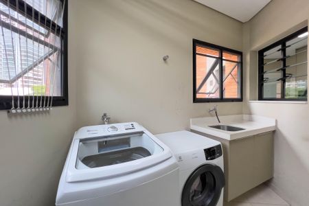 Apartamento à venda com 127m², 3 quartos e 2 vagasÁrea de serviço 