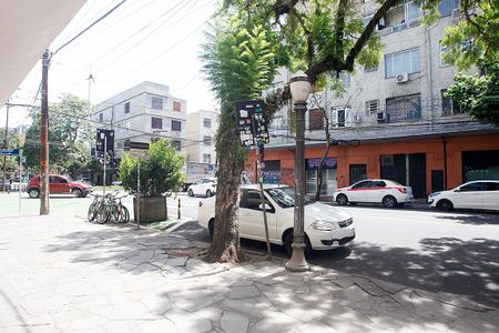 Quarto 1 Vista de apartamento para alugar com 2 quartos, 48m² em Cidade Baixa, Porto Alegre