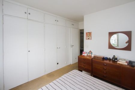 Apartamento para alugar com 196m², 3 quartos e 1 vaga