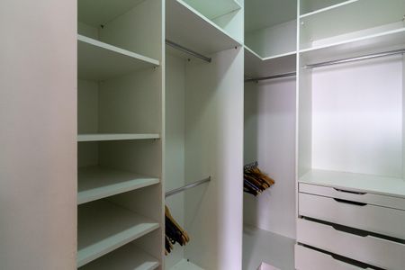 Apartamento para alugar com 145m², 2 quartos e 2 vagasSuíte 1 Closet 
