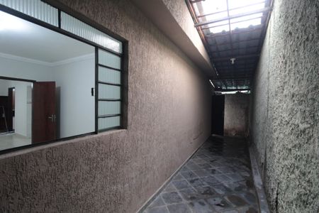 Casa à venda com 360m², 3 quartos e 4 vagasCorredor Externo