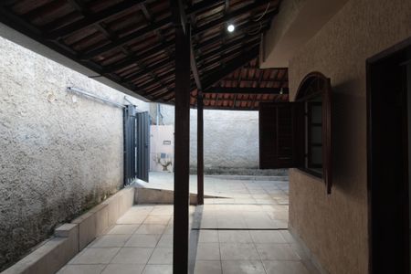 Casa à venda com 360m², 3 quartos e 4 vagasCorredor Externo