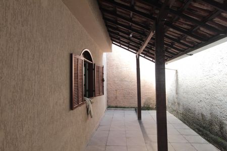 Casa à venda com 360m², 3 quartos e 4 vagasCorredor Externo