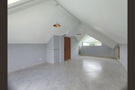 Apartamento para alugar com 350m², 4 quartos e 2 vagasSótão