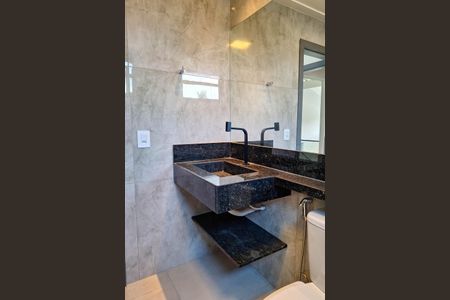 Casa à venda com 395m², 7 quartos e 5 vagasBanheiro da Suíte 1