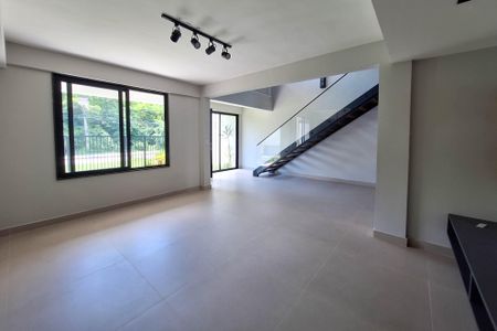 Sala de casa à venda com 7 quartos, 395m² em Camboinhas, Niterói