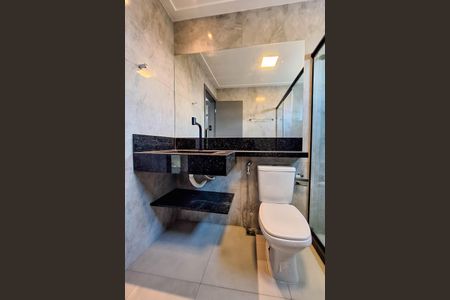 Casa à venda com 395m², 7 quartos e 5 vagasBanheiro da Suíte 1