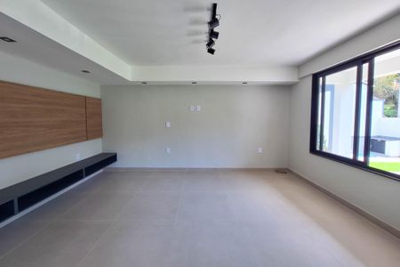 Casa à venda com 395m², 7 quartos e 5 vagasSala