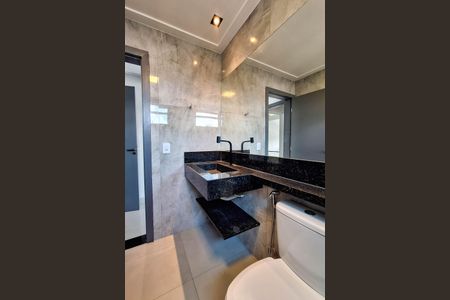 Casa à venda com 395m², 7 quartos e 5 vagasBanheiro da Suíte 1