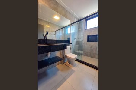 Casa à venda com 395m², 7 quartos e 5 vagasBanheiro da Suíte 1