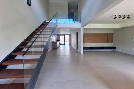 Sala de casa à venda com 7 quartos, 395m² em Camboinhas, Niterói